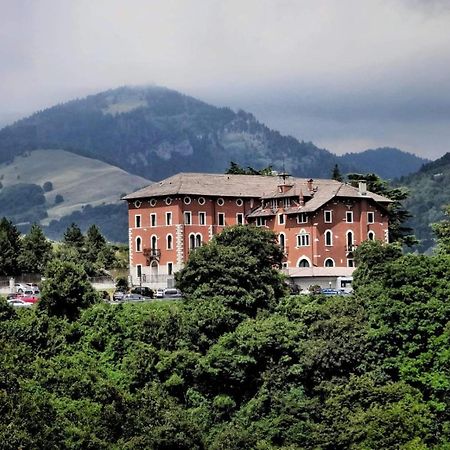 Hotel Stella Alpina Spiazzi Di Caprino Exterior foto